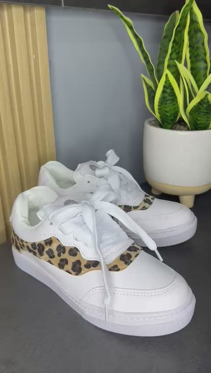 UrbanWild™ – Tenis casual con toque animal print